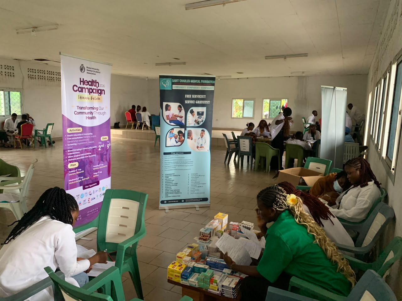 Medical students and volunteers serving the Mokundange community